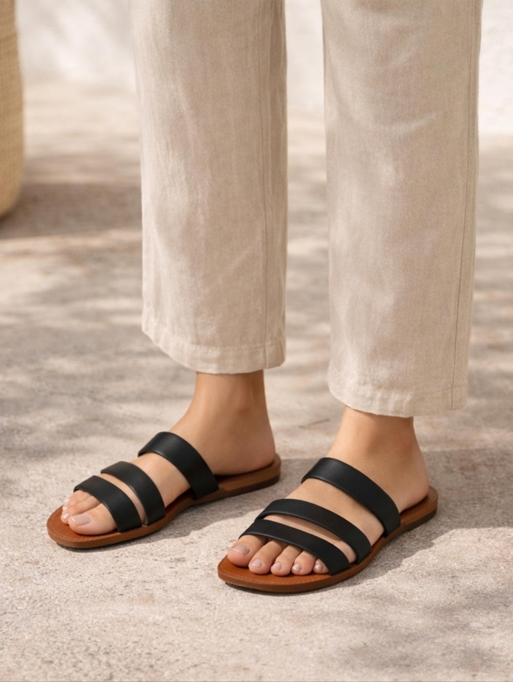 Minimalist Black Strappy Kona Sandals Womens 8 Flat Slide Casual Maui Island